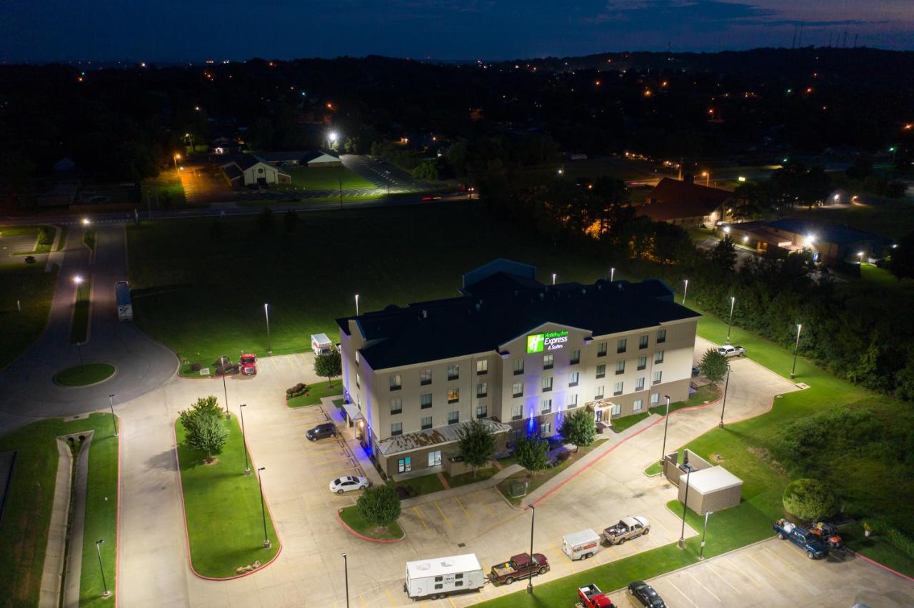 Holiday Inn Express & Suites Van Buren-Fort Smith Area, An Ihg Hotel Exterior photo